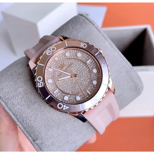 Michael Kors Runway Reloj de cuarzo con esfera de cristal rosa para mujer MK6854