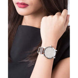 ساعة بربري ذا سيتي للرجال، مينا رمادي، سوار جلدي، موديل BU9020