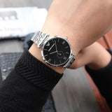 Emporio Armani Reloj Retro para Hombre con Esfera Negra y Plata AR1676