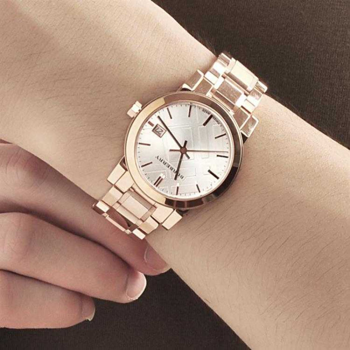 Burberry BU9104 - Reloj para mujer, acero inoxidable, esfera blanca, oro rosa suizo